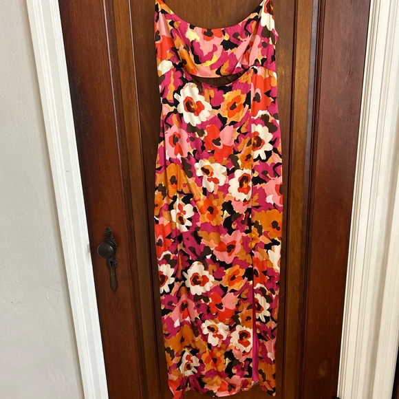 ASTR The Label “Bellerose Satin Midi Dress” - Picture 2 of 6